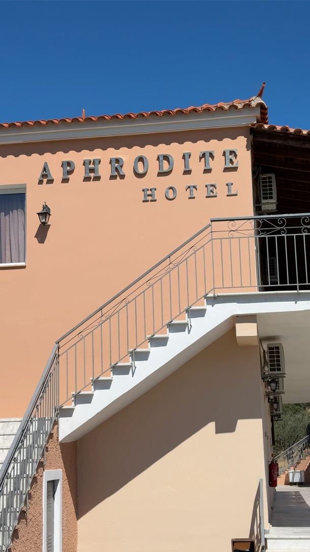 Budynek hotelu Aphrodite w Molyvos