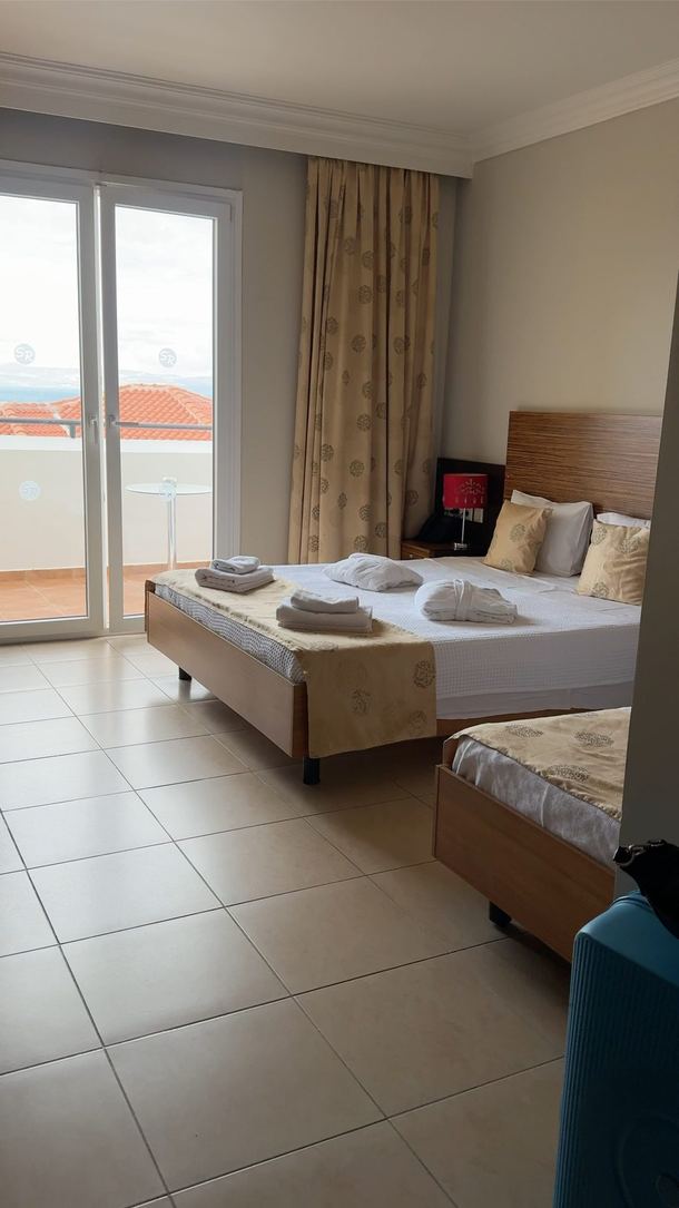 Pokój z balkonem w hotelu Sunrise Resort